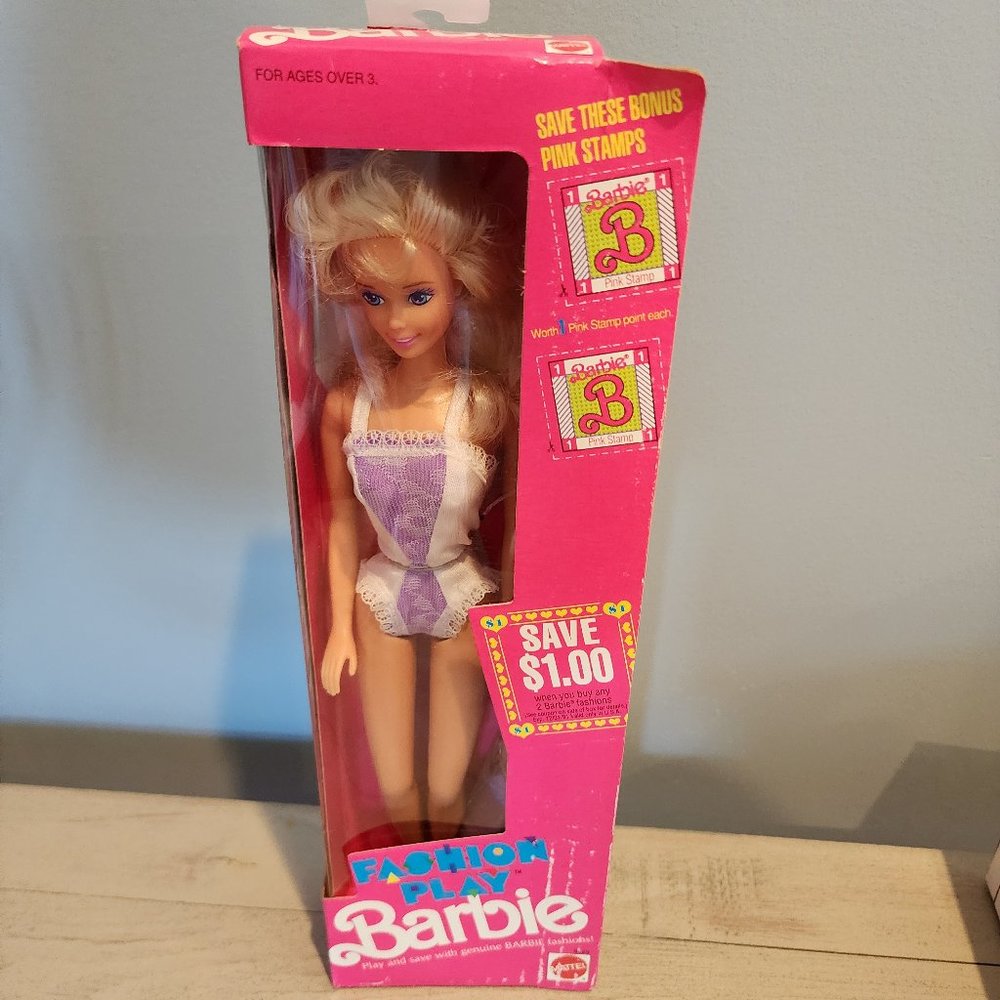 Vintage 1990 Fashion Play Barbie NIB